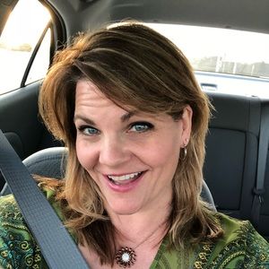 Meet your Posher, Leeann